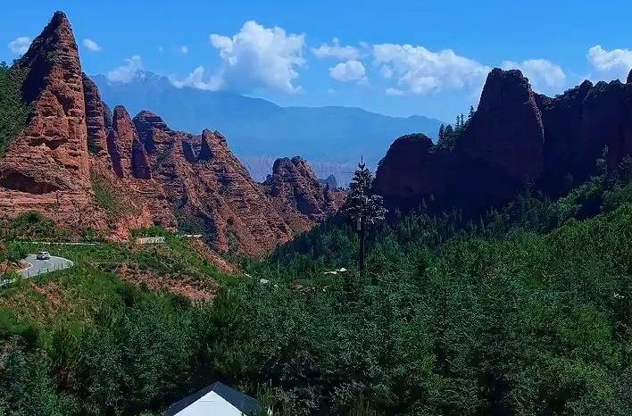 Towering peaks and emerald lakes define Kanbula Geopark