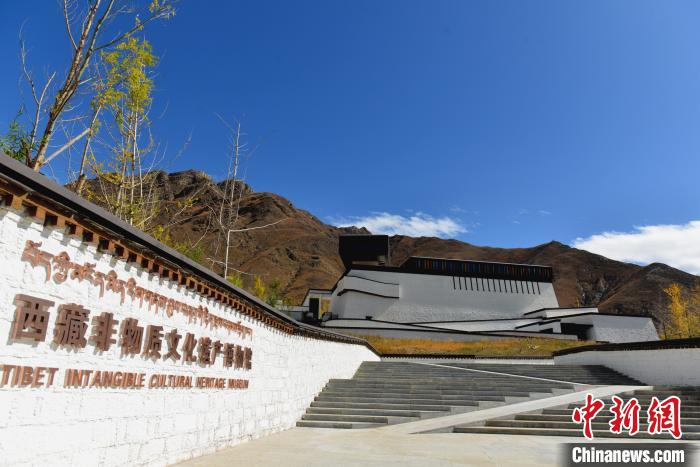 Visiting the Tibet Intangible Cultural Heritage Museum
