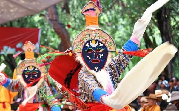 Seeking fortune in Tibetan opera masks