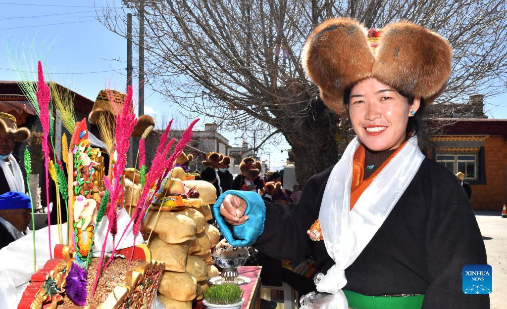 People celebrate Tibetan New Year in China's Tibet
