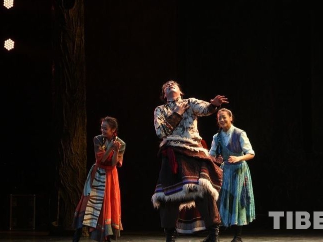 Dance drama Party's Glorious shines on Border Area performed in Lhoka, Tibet