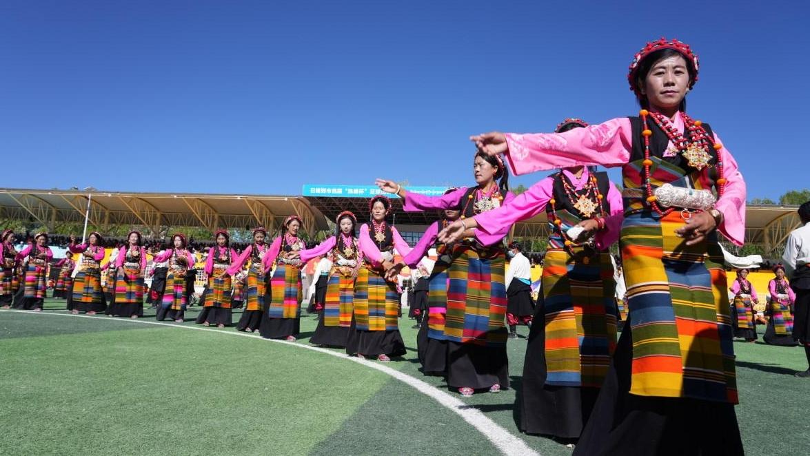New record set by local Tibetan dancers