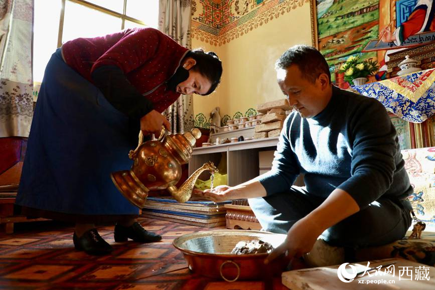 Millennium-old Tibetan incense-making craft
