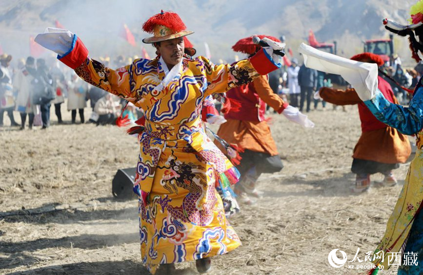 Farmers in SW China's Xizang hold grand ceremony to celebrate start of spring plowing