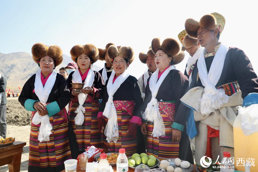 Farmers in SW China's Xizang hold grand ceremony to celebrate start of spring plowing