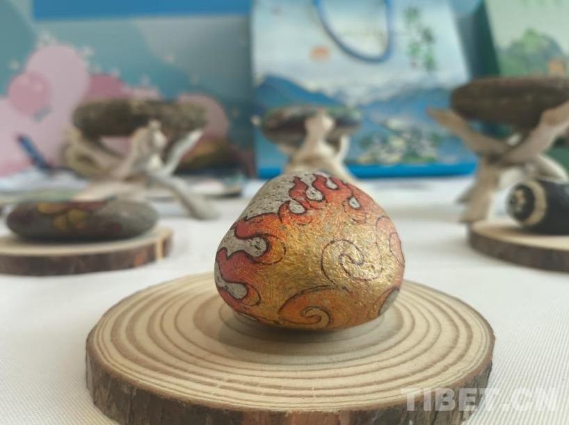 Yadong County: “Incubator” for Innovative Art and Geographical Cultural Creative Products