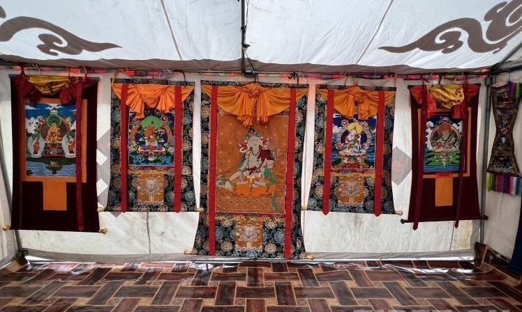 Innovation transforms embroidered thangka into income source for SW China villagers