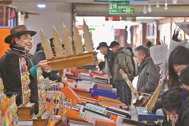 Inheriting intangible cultural heritage through sculpture of butter flowers