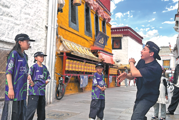 Tibetan street dance blends beats with traditional forms