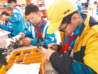 First science workshop for youth opened in Tibet
