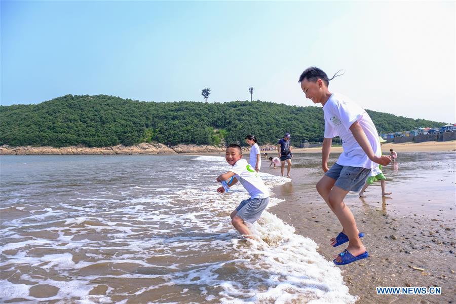 Primary students from China's Tibet experience one-week activity in Ningbo