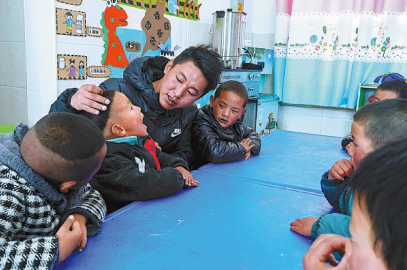 Tibetan teacher takes gratitude to new heights