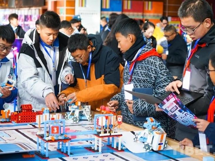 First Youth Artificial Intelligence Programming Competition Held in Xizang Museum of Natural Science