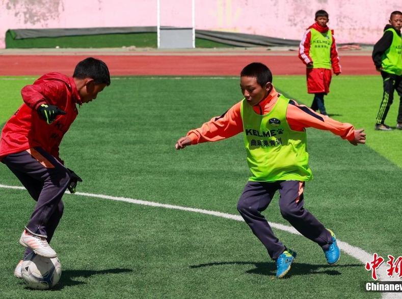 Football Youth Training Base at 4500 Meters: Oxygen Deficiency, Yet Abundant in Love