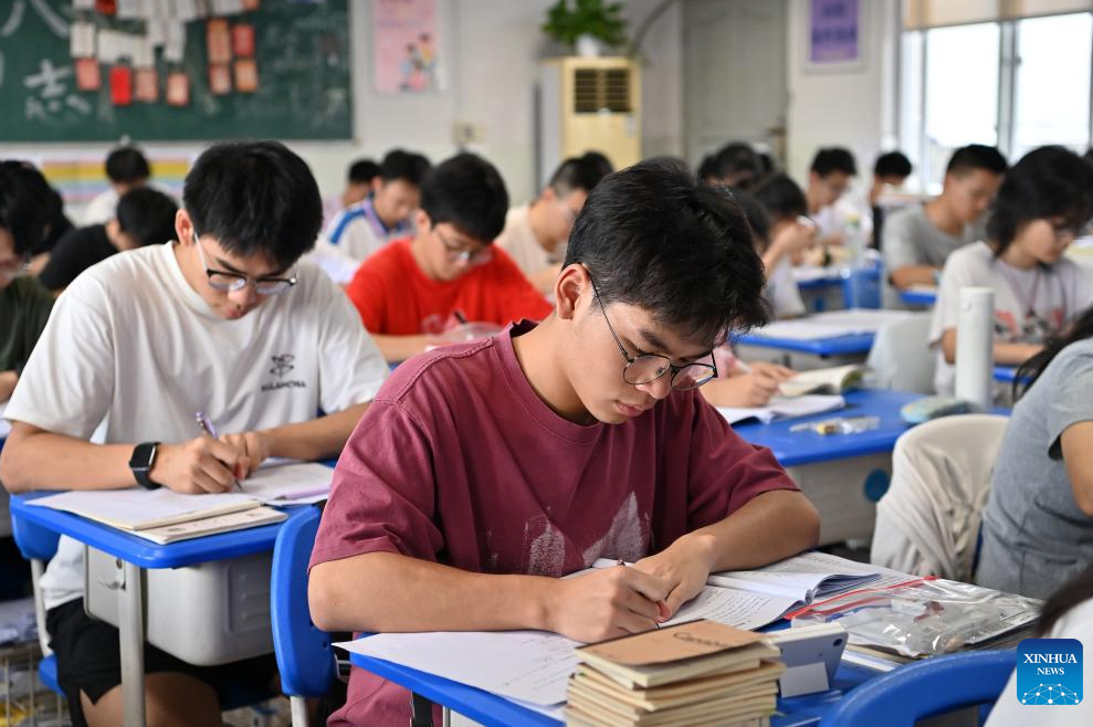 Students in Liuzhou prepare for upcoming national college entrance exam