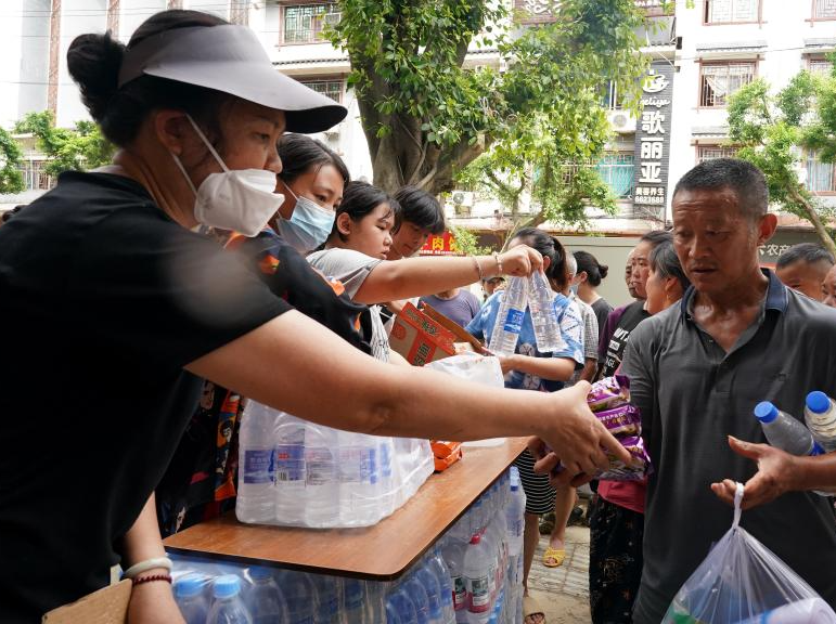 Relief efforts continue in flood-hit Rongjiang, Guizhou