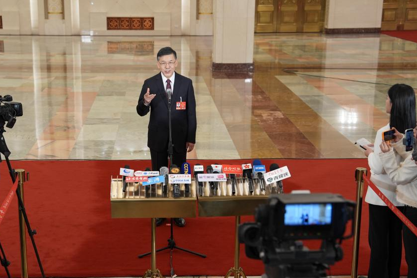Ministers give interviews after opening meeting of 4th session of 14th NPC