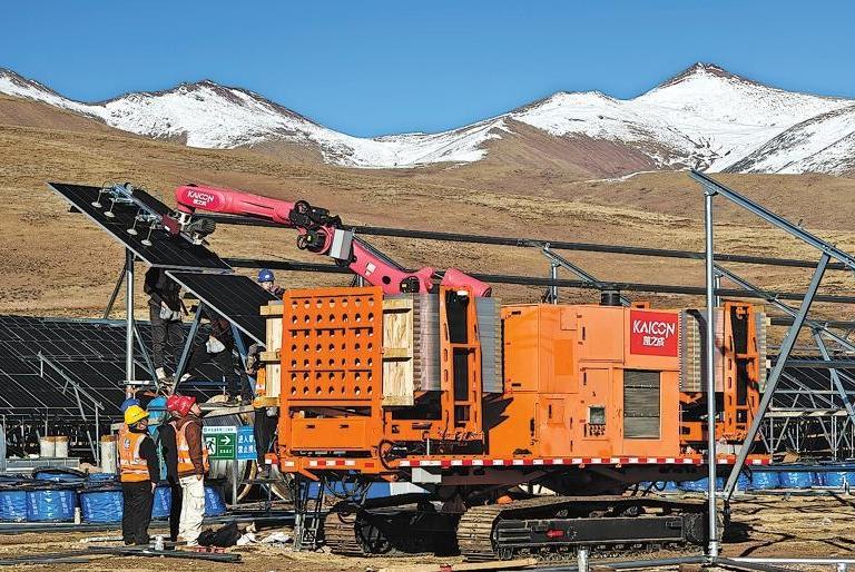 Robots ease high-altitude construction in Xizang