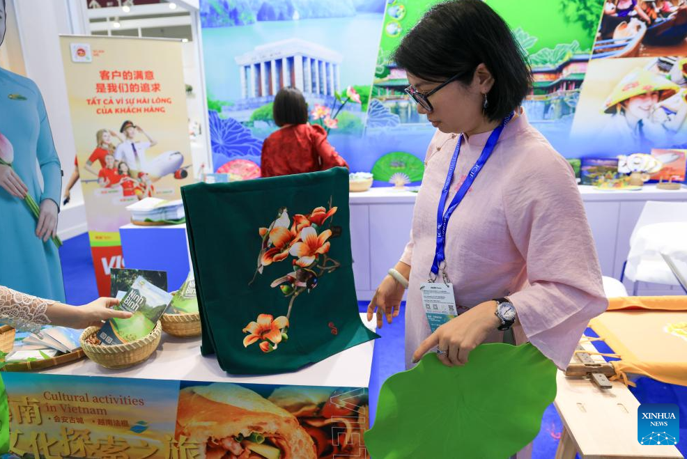 Exhibition area for APEC economies set up at China Int'l Cultural Industries Fair in Shenzhen