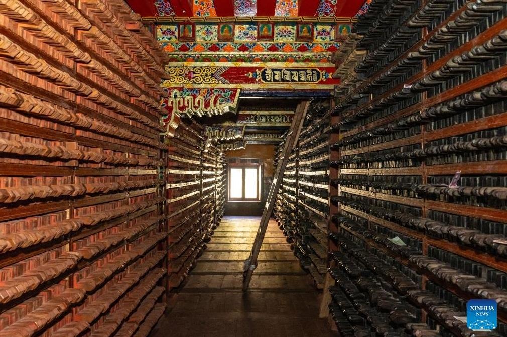 Dege Sutra Printing House：A Tibetan Cultural Treasure Under the Snow-Capped Mountains