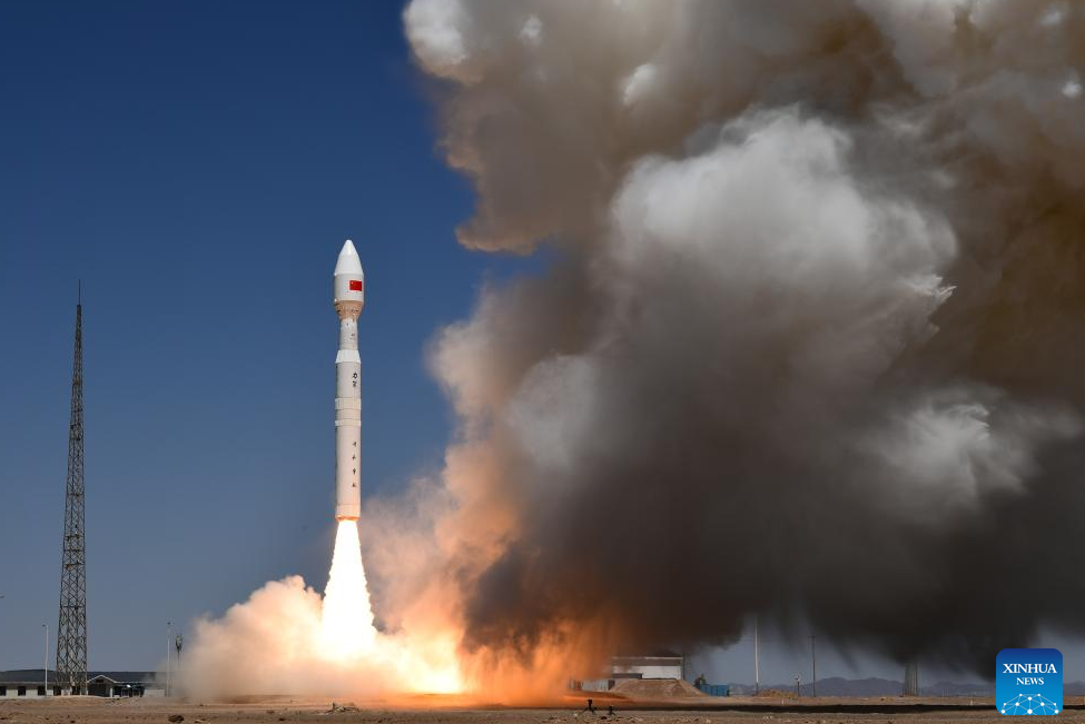 China's rocket launches 8 satellites into orbit
