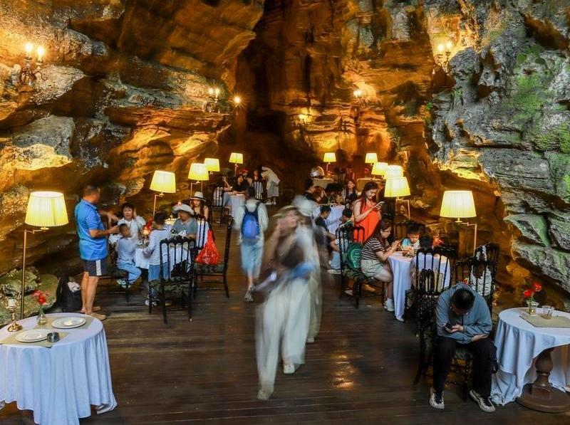 From cave exploration to cafes: China's karst 