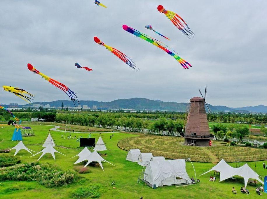 China's cultural, tourism market thriving during National Day holiday