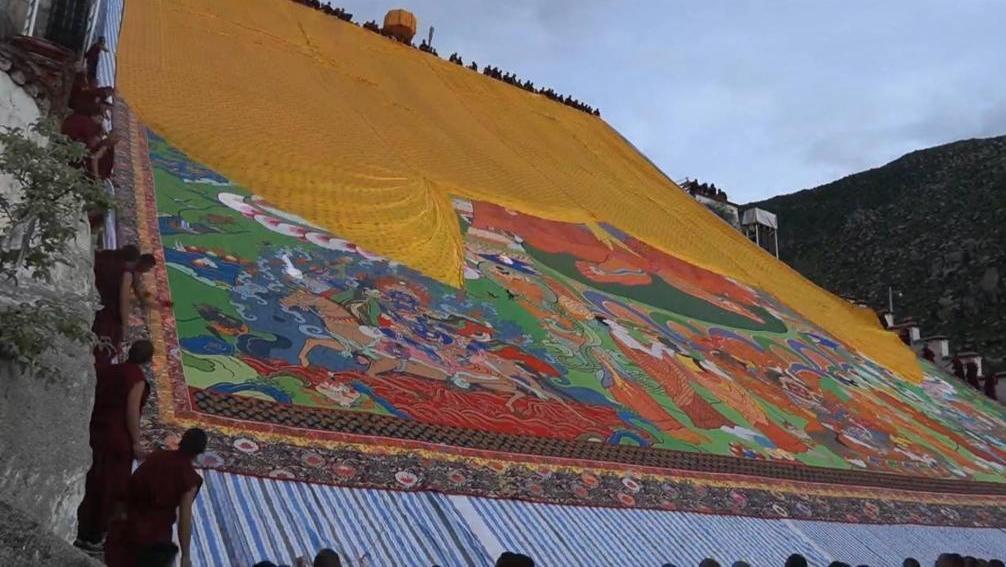 GLOBALink | Vlog: China's Tibet kicks off Shoton Festival with Buddha painting unrolling ceremony