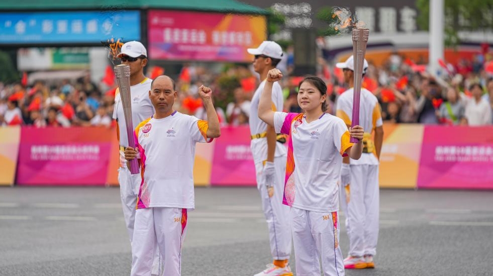 Torch relay of 19th Asian Games continues in Jinhua