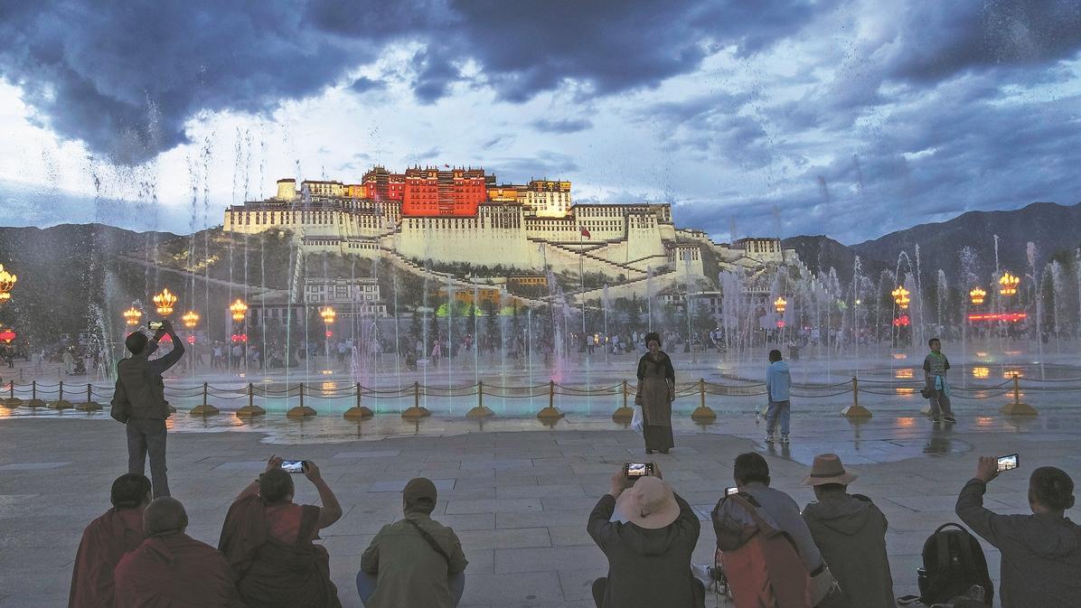 Nighttime economy helps lift Lhasa