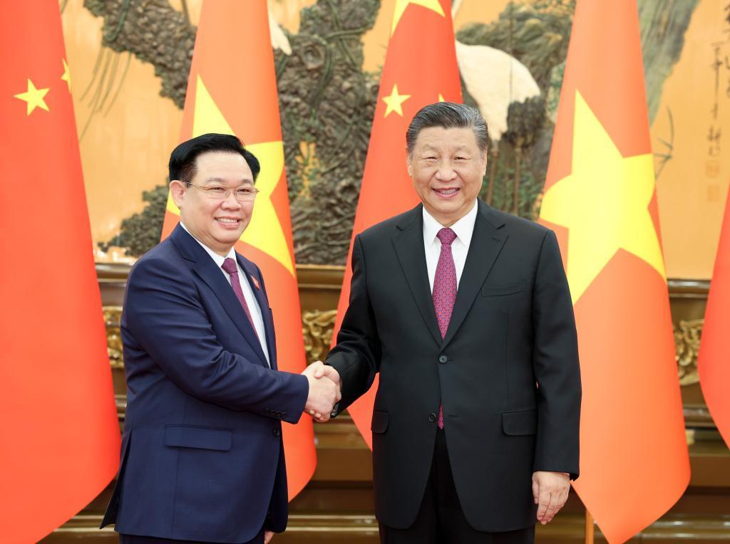 Xi meets National Assembly of Vietnam chairman