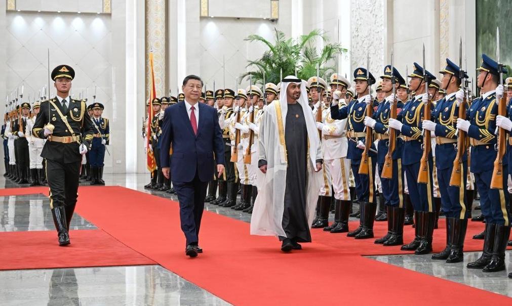 Xi holds talks with UAE president