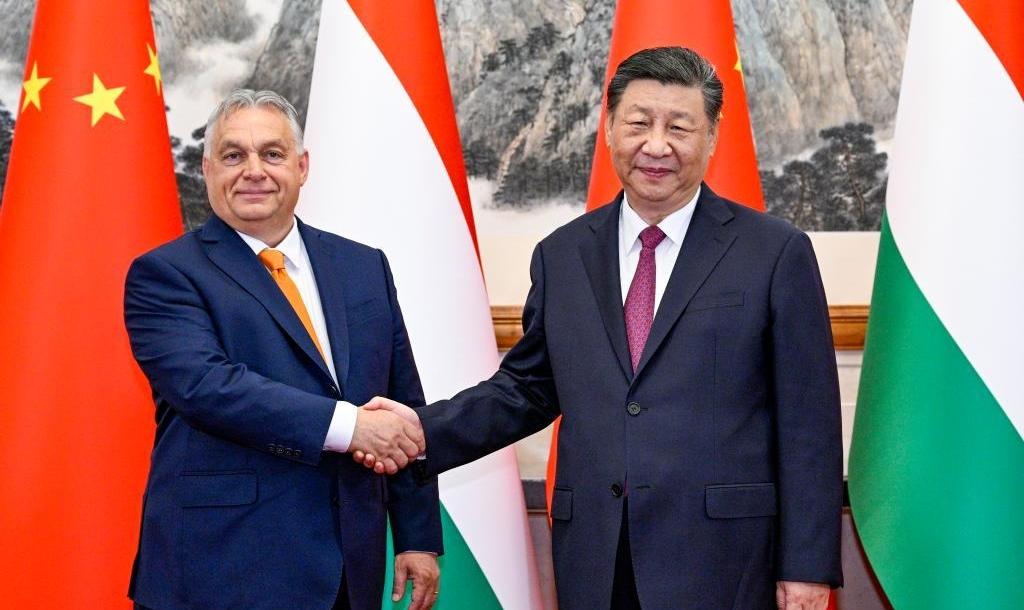 Xi meets Hungarian prime minister, exchanging views on ties, Ukraine crisis