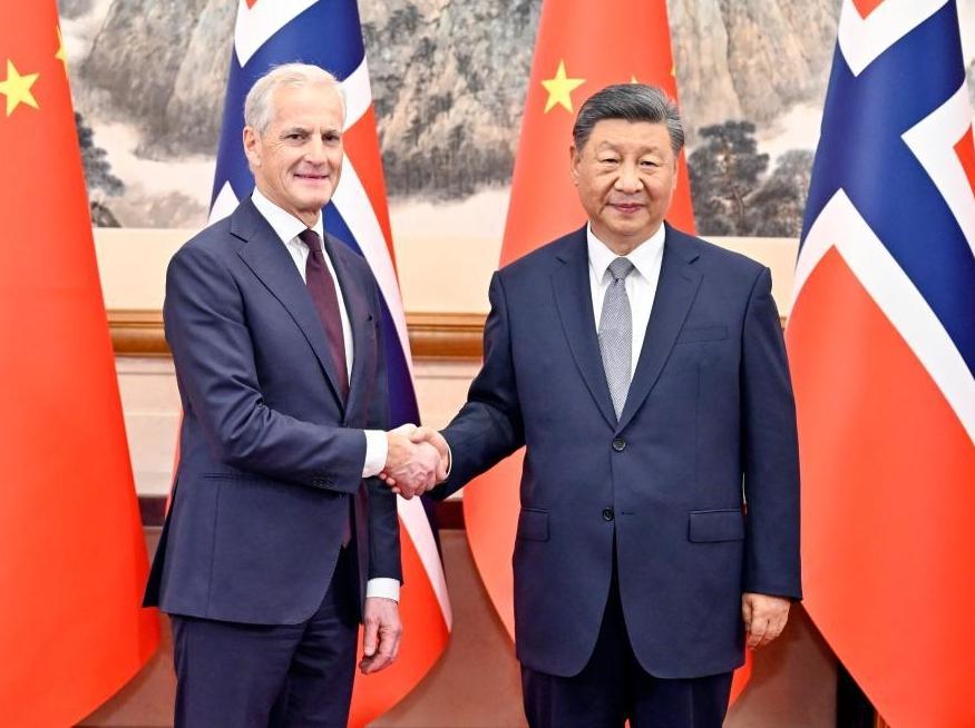 Xi meets Norwegian prime minister