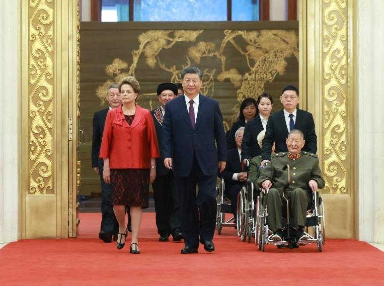 Xi awards national medals, honorary titles