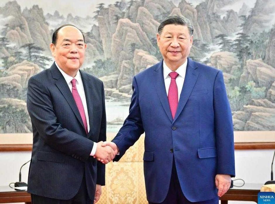 Xi acknowledges work of outgoing Macao SAR chief executive