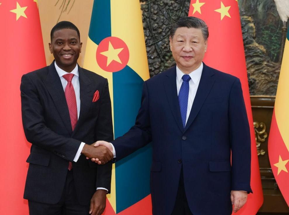 Xi meets Grenadian PM, calls for advancing bilateral ties