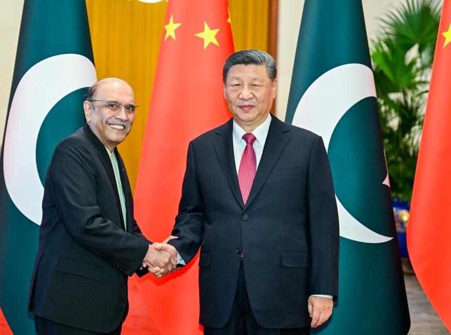 Xi holds talks with Pakistani president