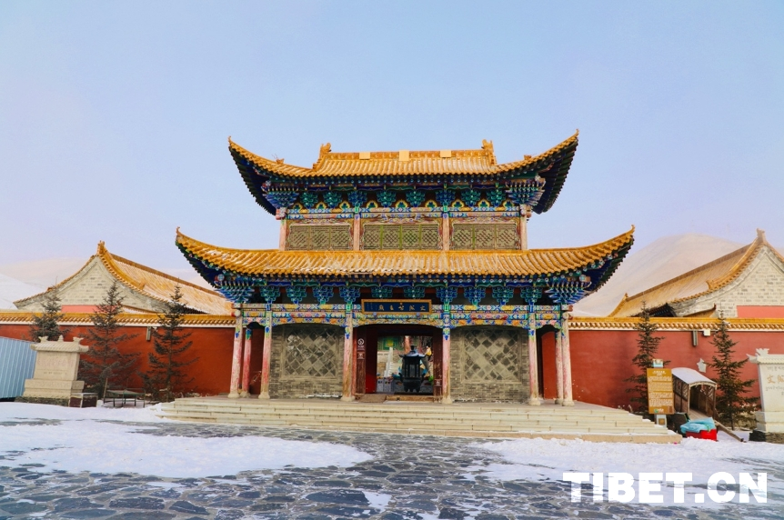 Visit the Riyue Mountain in Beautiful Qinghai