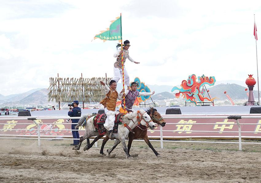 Grand horse racing event held in Shangri-La, SW China's Yunnan