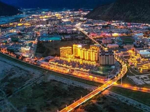 Picturesque night scenery of Nyingchi in Xizang