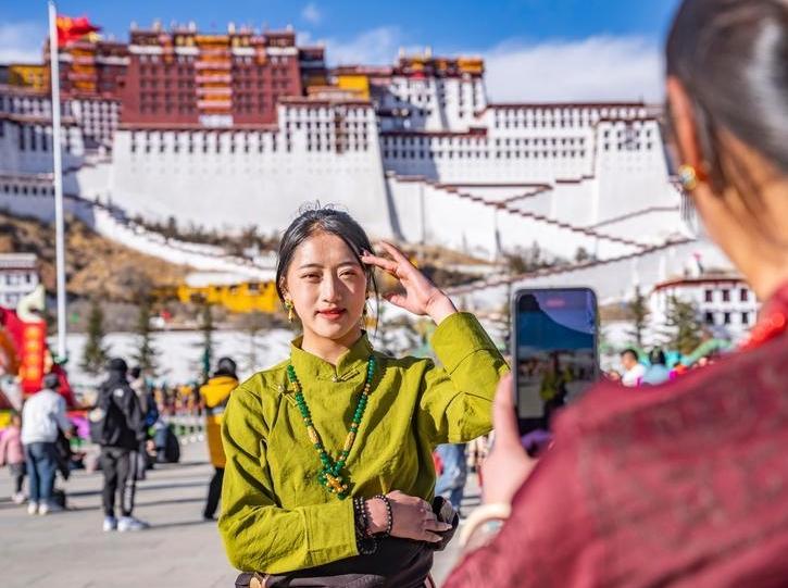 Chinese city of Lhasa identifies over 4,000 new tourism development sites