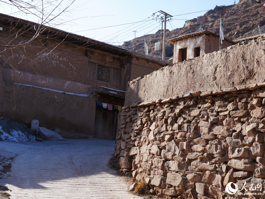 Tibetan villages in NW China's Qinghai embrace new life