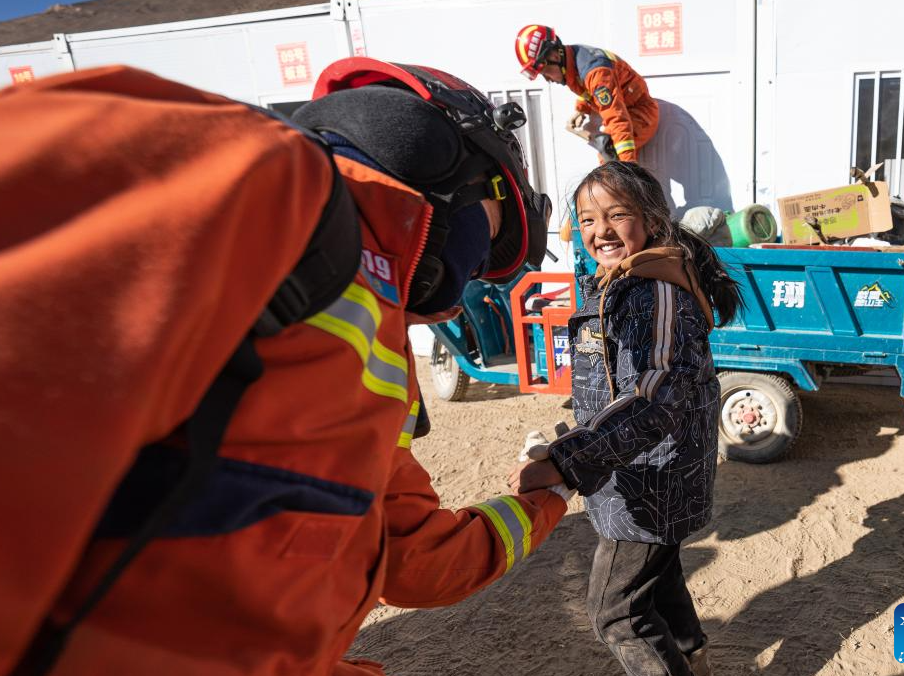 Resettlement work picks up to ensure safe and warm winter in quake-hit Dingri