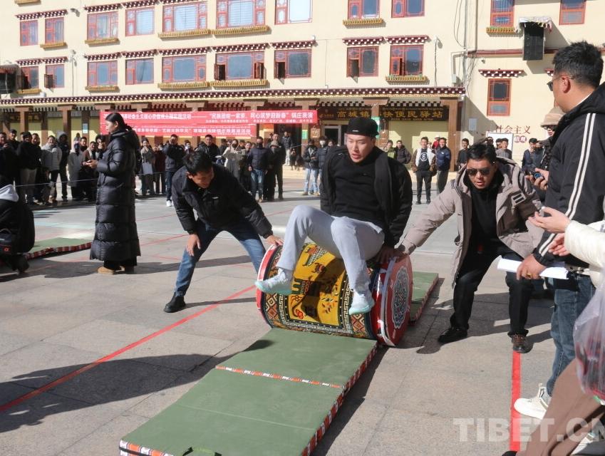 Litang County, Sichuan Province: A Fun Garden Party