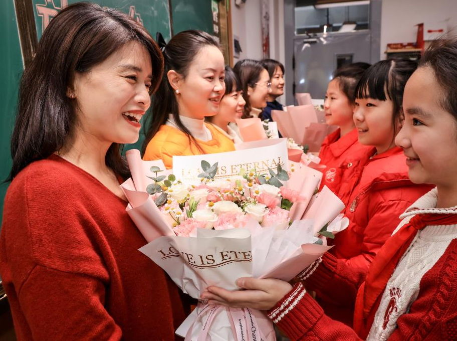 Various activities held across China to mark Int'l Women's Day