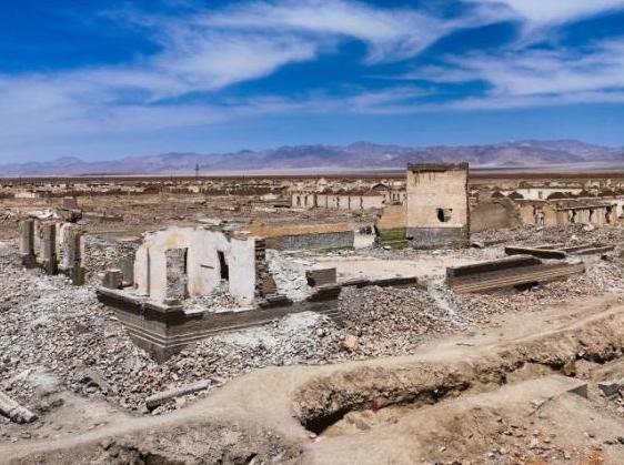 Remains of Lenghu petroleum industry site in Qinghai