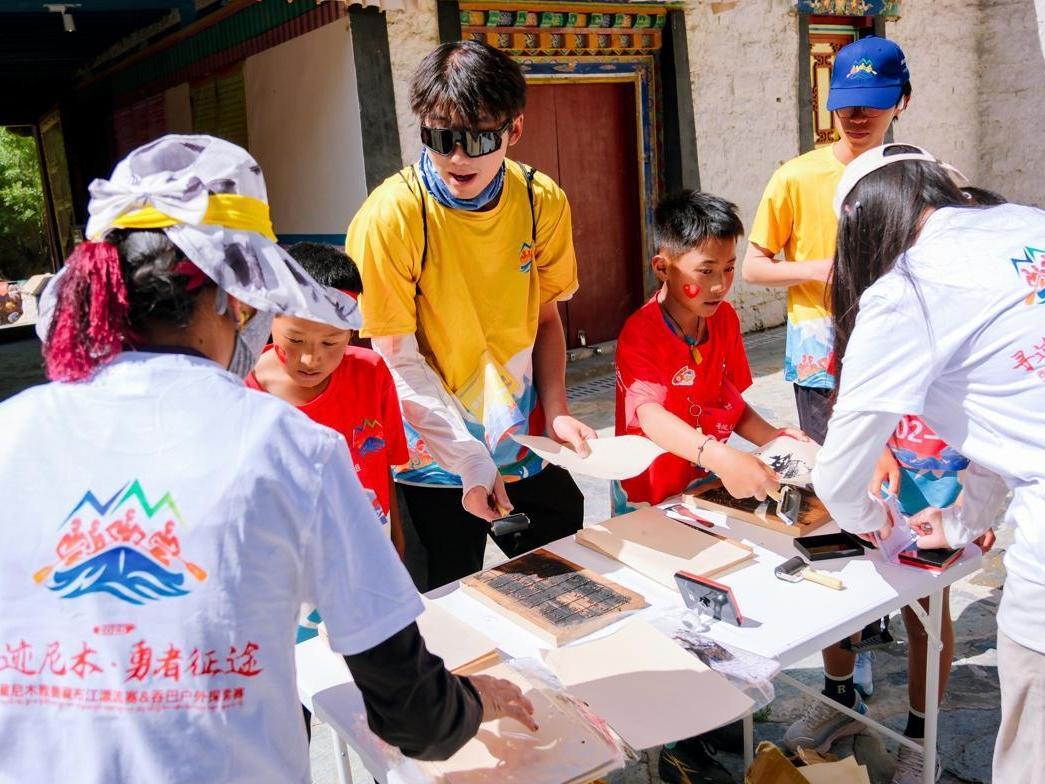 Hundreds of athletes turn out for outdoor event in Xizang