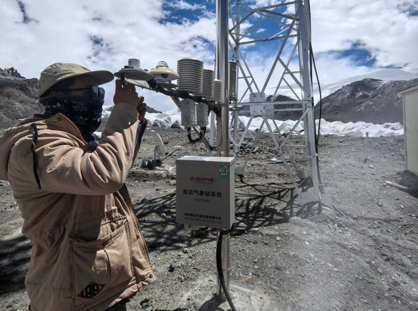 At 4,800 meters above sea level, world's highest manned weather station stands vigil