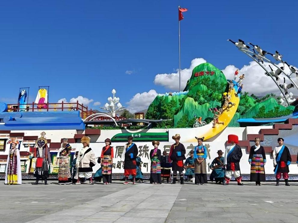The “Happy Lhasa” Float Display and Cultural Tourism Promotion Event Held in Lhasa